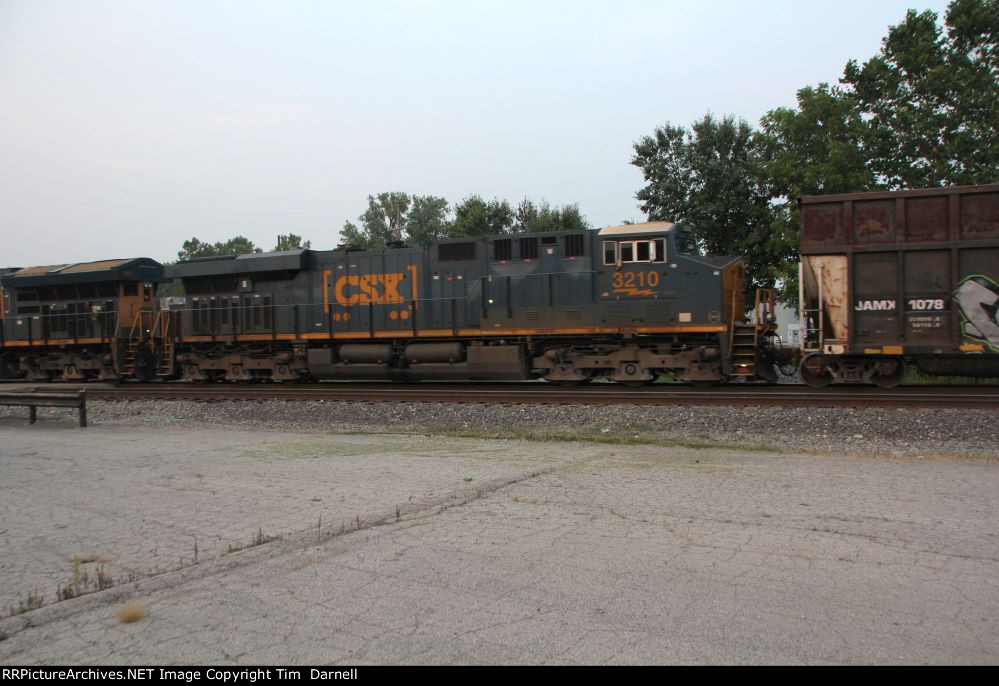 CSX 3210 on M634